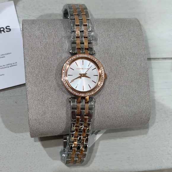 ✨NWT Michael Kors Watch✨ - Picture 6 of 6